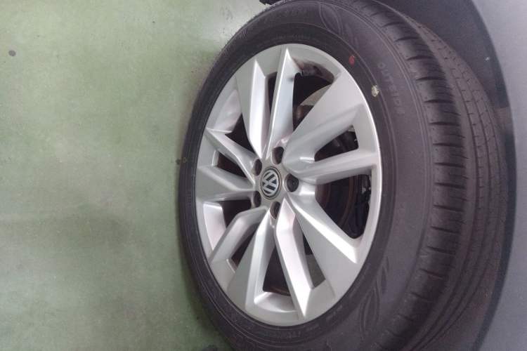 Used Volkswagen T-Cross 2019 1.5L Automatic Comfort Edition Right Rear Wheel Hub