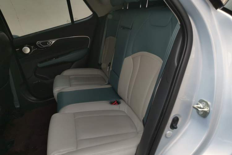 Used AION V 2023 Plus 70 Super Fast Charging Version Ternary Lithium
