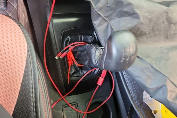 Used Baojun 310 2016 1.2L manual Comfort trim level Gear Lever