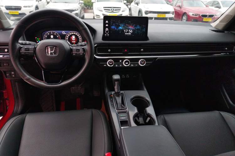 Used Honda Civic 2023 240TURBO CVT Dynamic · Center Stage Special Edition