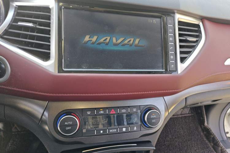 Used Haval H6 Coupe 2018 Red-Label 1.5T Automatic Two-Wheel Drive Luxury Model Audio And AC Panel