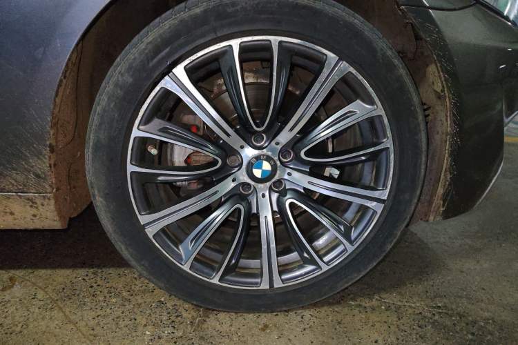 Used BMW 5 Series 2013 525Li Leading Model