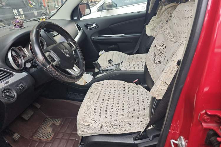 Used Dodge Journey 2013 2.4L Two-Wheel Drive Luxury Version
