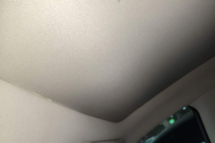 Used Venucia V 2021 260T Idol Edition
