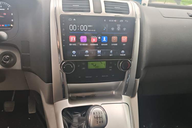 Used Foton Scenic G5 2022 2.0T Diesel Commercial Version Standard Window 5/6 Seats 4F20TC3
