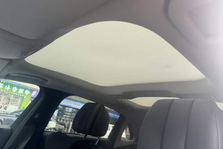 Used Mercedes-Benz E-Class 2016 E 300 L Stylish Model Headliner