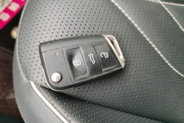 Used Volkswagen Tiguan L 2022 330TSI Automatic Two-Wheel Drive R-Line Enhanced Edition
