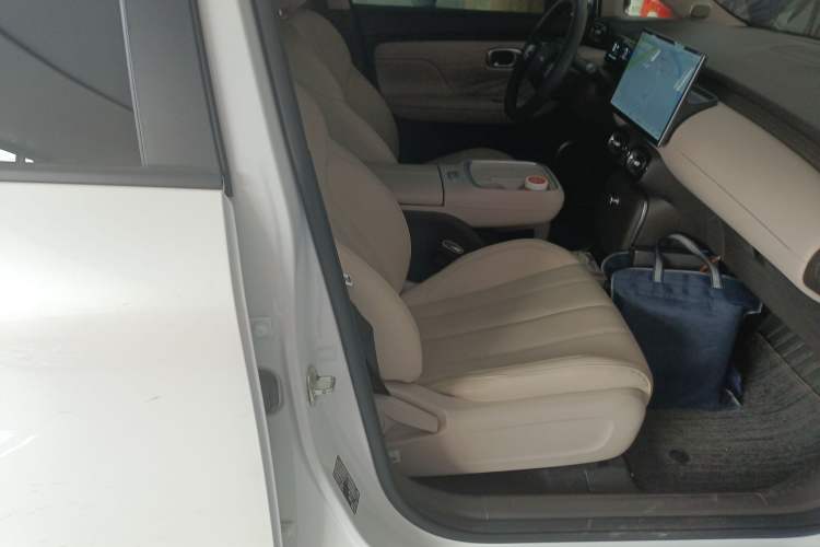 Used AION UT 2025 330 Starlight Edition Right Front Seat