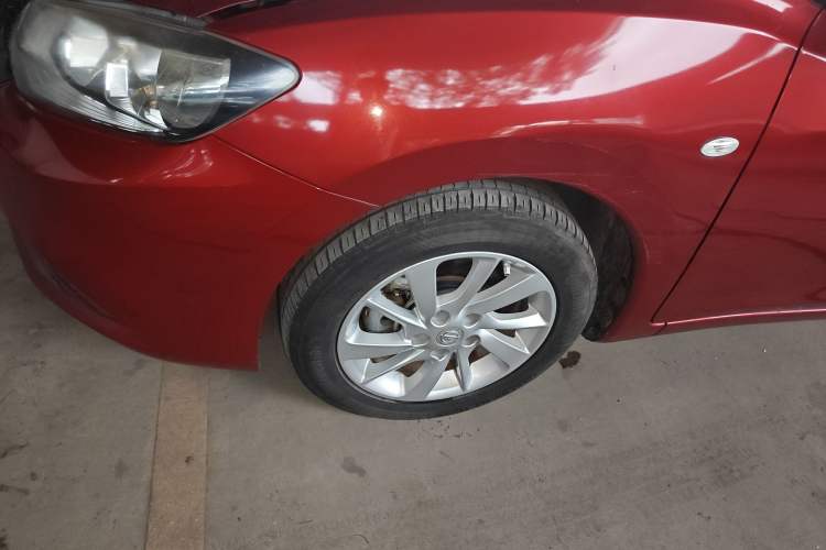 Used Nissan Tiida 2016 1.6L CVT Cool Dynamic Edition Left Front Wheel Hub