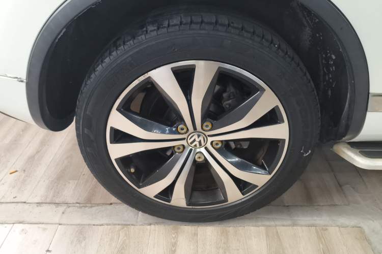 Used Volkswagen Touareg 2011 3.0 TSI Standard Version
