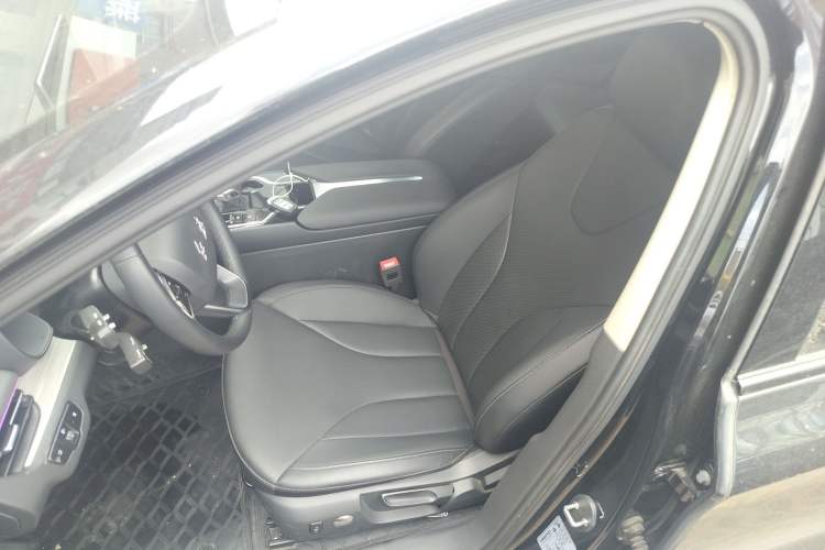 Used Hongqi E-QM5 2024 610 km PLUS
