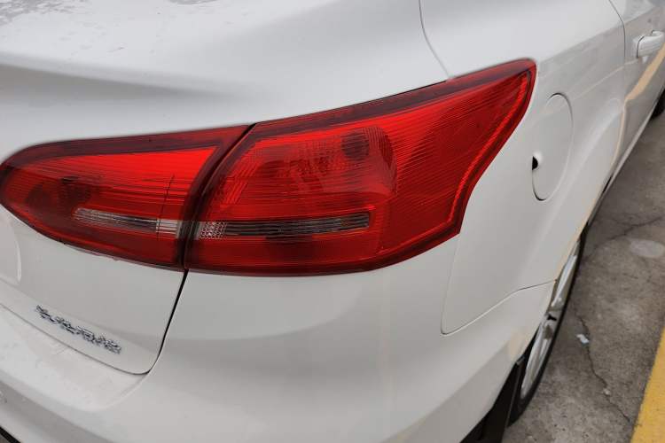 Used Ford Focus 2017 Sedan 1.6L Automatic Fashion Edition Smart Drive Version