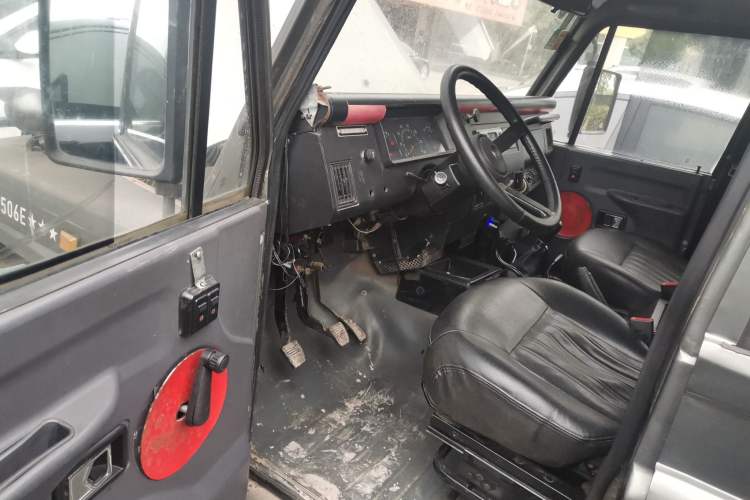 Used BAW 212 Classic 2016 2.0L Van Four-wheel Drive Luxury Version China IV
