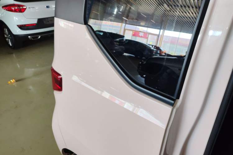 Used Wuling Hongguang MINIEV 2022 Macaron Premium Model – Lithium Iron Phosphate