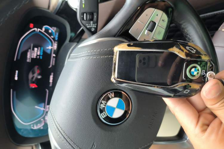 Used BMW 5 Series New Energy 2020 Mileage Upgrade Version 530Le Luxury Package Vehicle Key