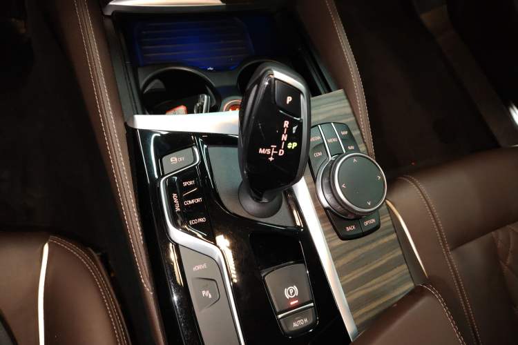 Used BMW 5 Series New Energy 2019 Updated Version 530Le Luxury Package Gear Lever