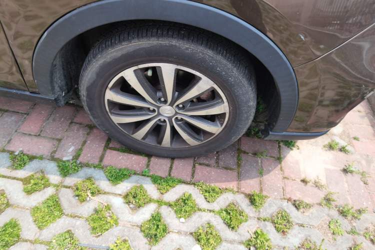 Used CHANGAN Lingxuan 2017 1.5T Manual Joyful & Happy Model Right Front Wheel Hub