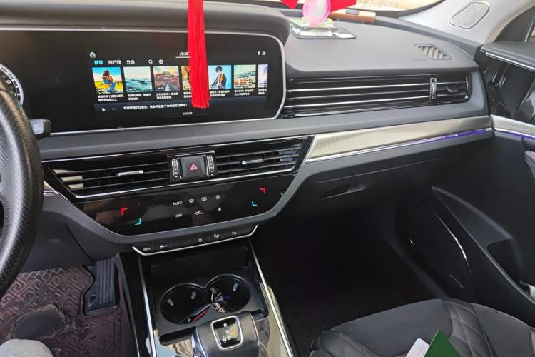 Used Hongqi HS5 2019 2.0T Smart Connect Flagship Edition Audio And AC Panel