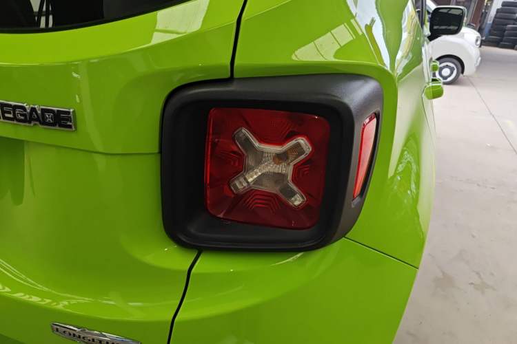 Used Jeep Renegade 2018 Connected Large Screen Version 180T Automatic High-Energy Edition