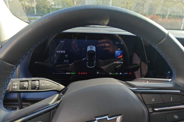 Used Chevrolet Equinox Plus 2024 102km RS Ultimate Edition Instrument Cluster