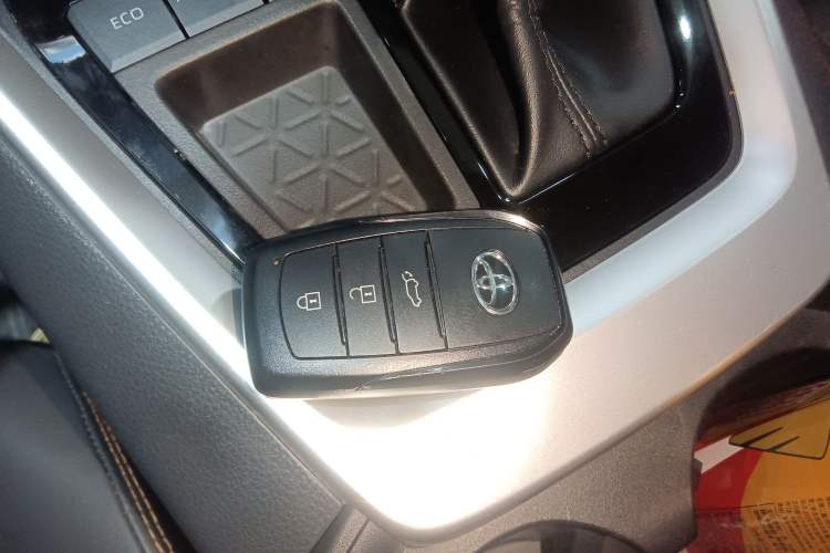 Used Toyota RAV4 2024 2.0L CVT Two-Wheel Drive Fashion Plus Edition
