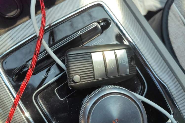 Used Roewe RX5 New Energy 2017 ERX5 EV400 Electric Internet Supreme Edition
