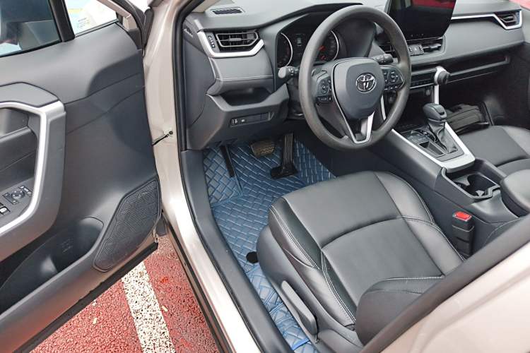 Used Toyota Wildlander 2024 2.0L CVT Two-Wheel Drive Leading Edition
