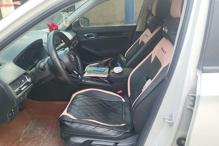 Used Honda Civic 2023 240TURBO CVT Dynamic · Center Stage Special Edition