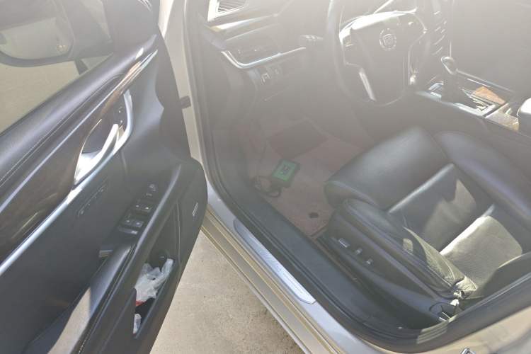 Used Cadillac XTS 2014 28T Luxury Model
