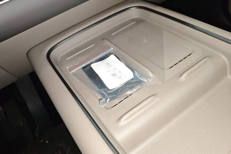 Used Li Auto i6 2025 Model Two-Wheel-Drive Standard Type Vehicle Key