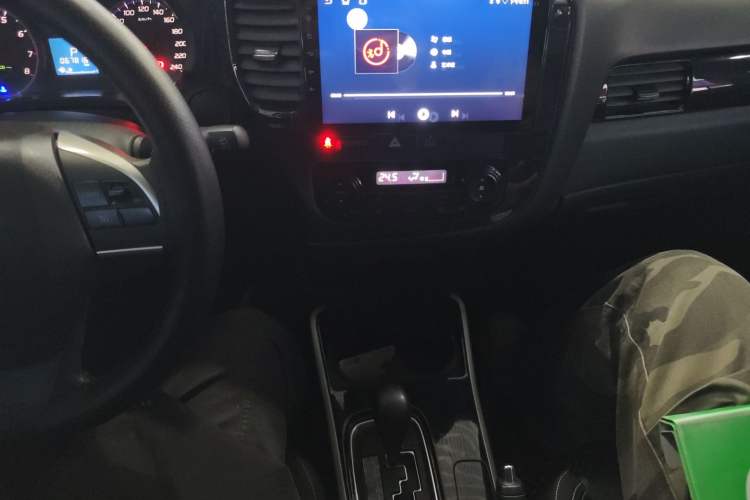 Used Mitsubishi Outlander 2021 Revised Version 2.0L Two-Wheel Drive Comfort Edition 5 Seats