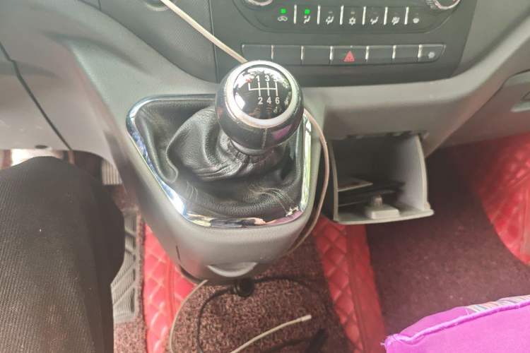 Used Foton Toano 2020 2.0T Multi-Function Extended Wheelbase Mid-Roof 5/6/7-Seater with Rear Dual Tires China VI Emission Standard F20TC3
