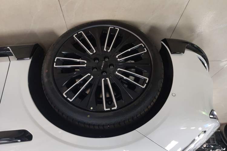 Used Lynk & Co 10 EM-P 2025 Model 240 Four-Wheel Drive Ultra Exterior 4