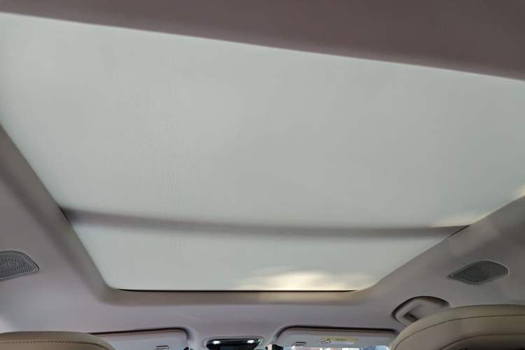 Used NETA L 2024 Extended-Range 310 Flash-Charge Red Edition
