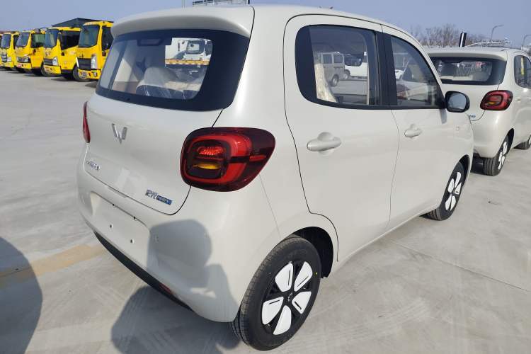 Used Wuling Hongguang MINIEV 2025 Four-Door Version Advanced Edition
