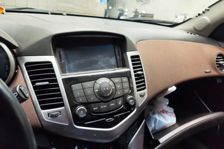 Used Chevrolet Cruze 2013 Hatchback 1.6L Manual Luxury Model
