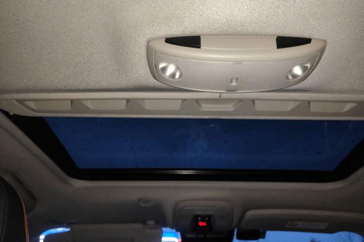 Used Volvo V60 2015 T5 Zhiyi Edition
