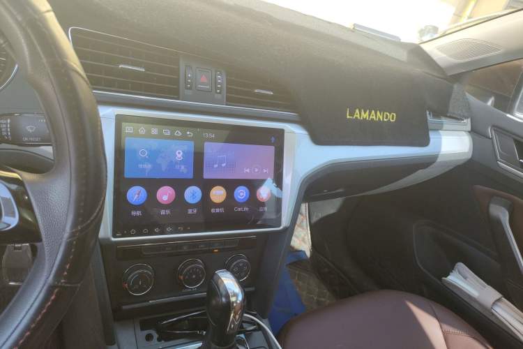 Used Volkswagen Lamando 2018 230TSI DSG Fashion Edition Audio And AC Panel