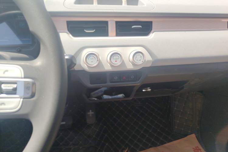 Used Chery QQ Ice Cream 2022 170km Sundae Phosphate Lithium-Ion
