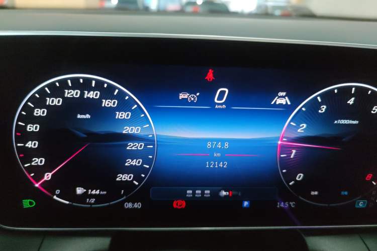 Used Mercedes-Benz GLC 2025 Refresh GLC 260 L 4MATIC Dynamic Edition Instrument Cluster