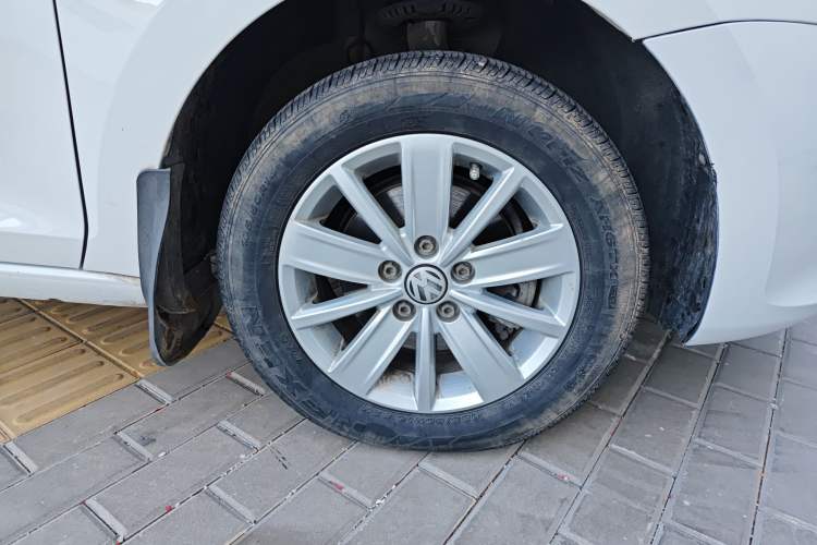 Used Volkswagen Jetta 2013 1.4L Manual Fashion Model