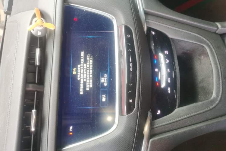 Used Cadillac XT5 2018 25T Luxury Model