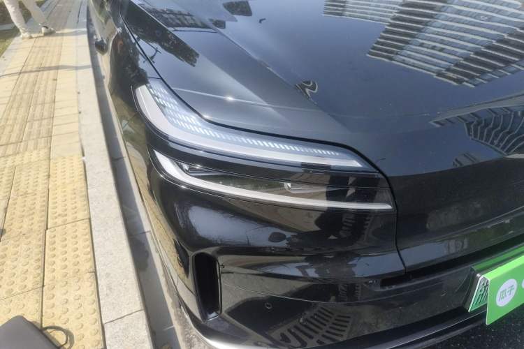 Used ONVO Luxeed L90 2025 Model—Ultra Six-Seater Version
