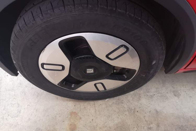 Used Baojun KiWi EV 2021 Artist Model Ternary Lithium Left Front Wheel Hub