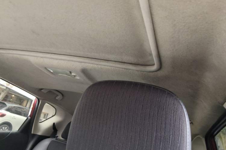 Used Nissan Tiida 2011 1.6L CVT Smart Version Headliner