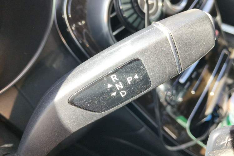 Used Mercedes-Benz GLC 2019 GLC 260 L 4MATIC Luxury Model Gear Lever