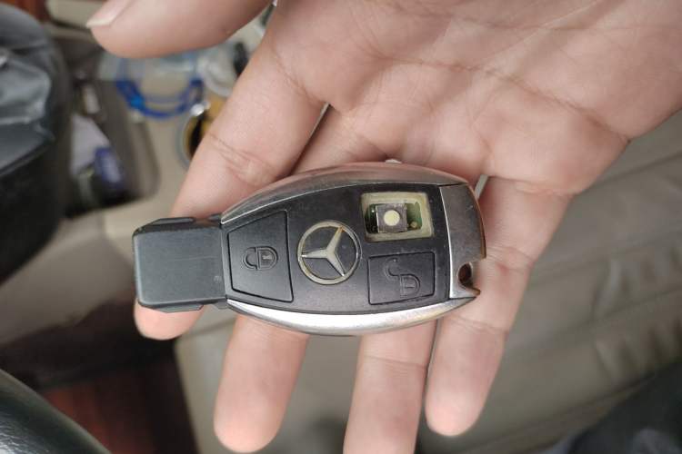 Used Mercedes-Benz Viano 2011 2.5L Navigator Edition
