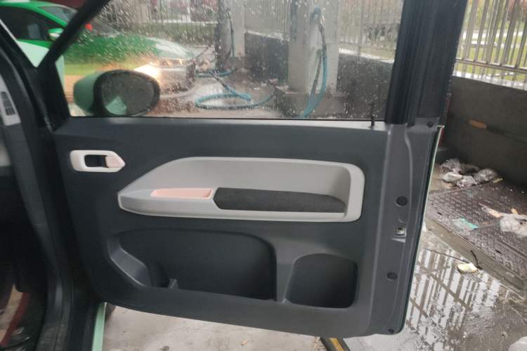 Used Chery QQ Ice Cream 2022 170km Sundae Phosphate Lithium-Ion