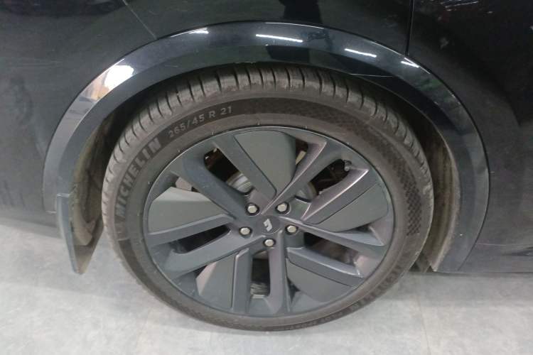 Used Li Auto L8 2024 Pro Model Right Rear Wheel Hub