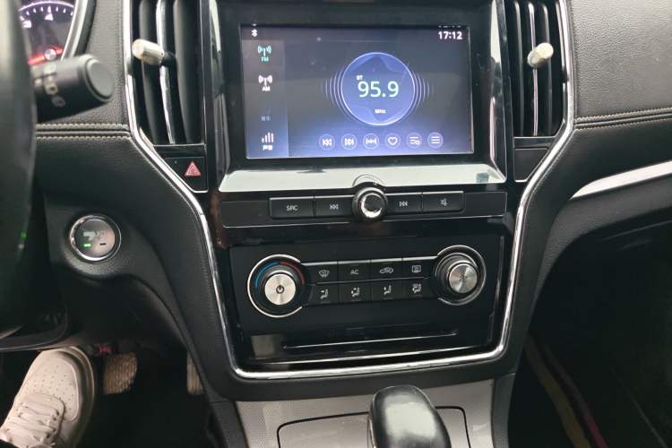 Used Roewe RX5 2016 20T Two-Wheel Drive Automatic Flagship Edition Audio And AC Panel